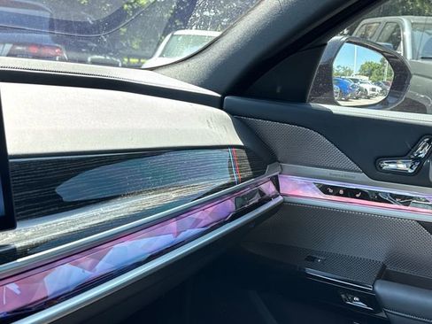 Used 2023 BMW 740i w/ Parking Assistance Package RWD image 29