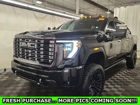 Used 2024 GMC Sierra 3500 Denali Ultimate AWD/4WD image 1