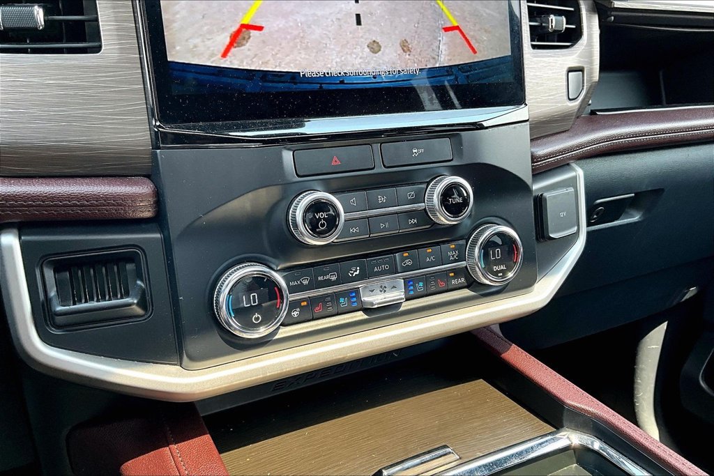 Used 2022 Ford Expedition Max Limited AWD/4WD image 22