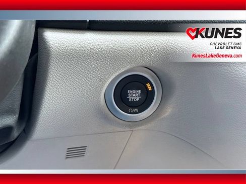 Used 2023 Chrysler Voyager LX FWD image 33