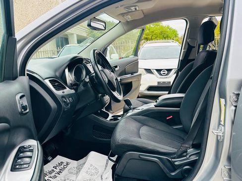 Used 2016 Dodge Journey SXT FWD image 13