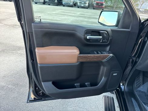 Used 2021 Chevrolet Silverado 1500 High Country w/ Technology Package image 13