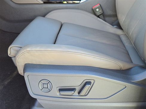 New 2025 Audi Q5 Prestige image 17