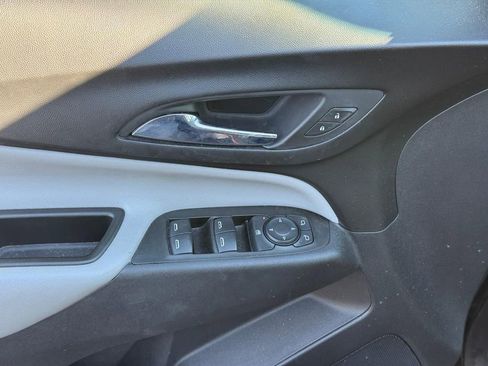 Used 2020 Chevrolet Equinox LT w/ LPO, Floor Liner Package image 10