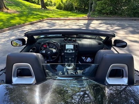 Used 2014 Nissan 370Z Touring w/ Navigation Package RWD image 25