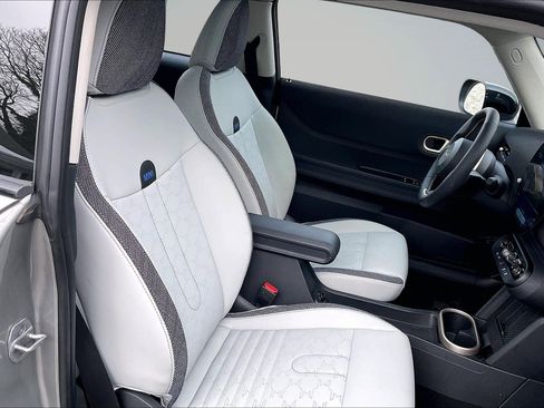 Certified 2025 MINI Cooper 2-Door Hardtop image 7