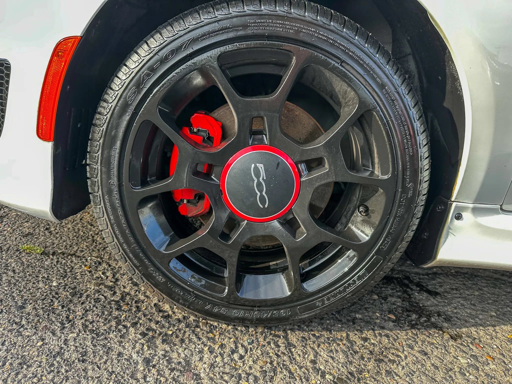 Used 2013 FIAT 500 Turbo w/ Beats Audio Pkg FWD image 34