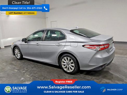 Used 2019 Toyota Camry LE image 3