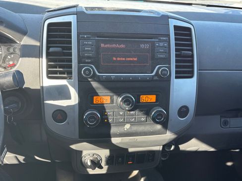 Used 2016 Nissan Frontier SV w/ Moonroof Package AWD/4WD image 13
