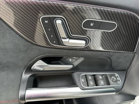 Used 2025 Mercedes-Benz GLA 35 AMG 4MATIC image 19