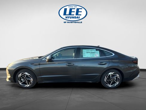 New 2026 Hyundai Sonata SEL FWD image 3