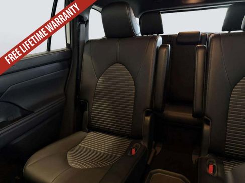Used 2021 Toyota Highlander XSE FWD image 30
