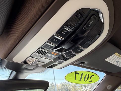 Used 2017 Porsche Cayenne Platinum Edition image 16