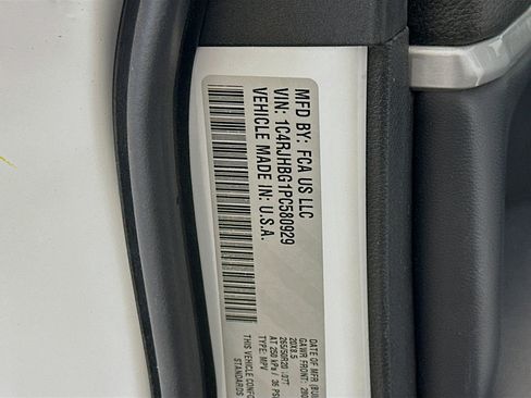 Used 2023 Jeep Grand Cherokee Limited image 12