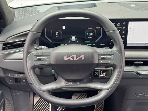 Used 2024 Kia EV9 GT-Line AWD/4WD image 21