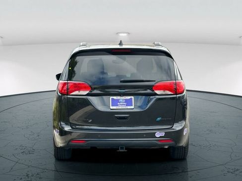 Used 2019 Chrysler Pacifica Limited w/ Advanced Safetytec Group FWD image 5