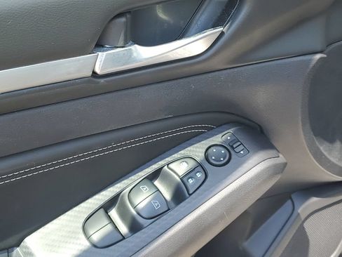 Used 2019 Nissan Altima 2.5 SV AWD/4WD image 6