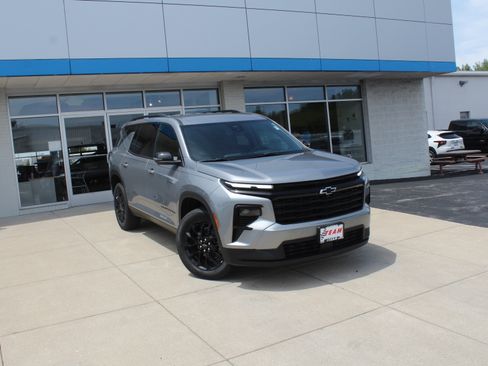 New 2026 Chevrolet Traverse LT w/ Midnight/Sport Edition AWD/4WD image 2