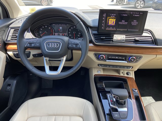 Used 2023 Audi Q5 2.0T Premium w/ Convenience Package AWD/4WD image 14