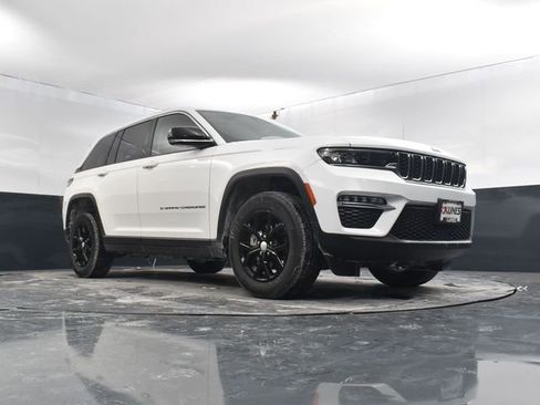 Used 2023 Jeep Grand Cherokee Limited image 38