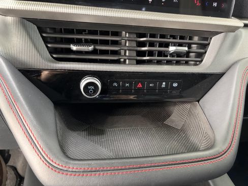 Used 2025 Ford Explorer ST-Line w/ ST-Line Street Pack image 13