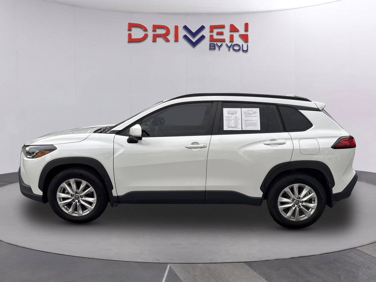Used 2024 Toyota Corolla Cross LE FWD image 6