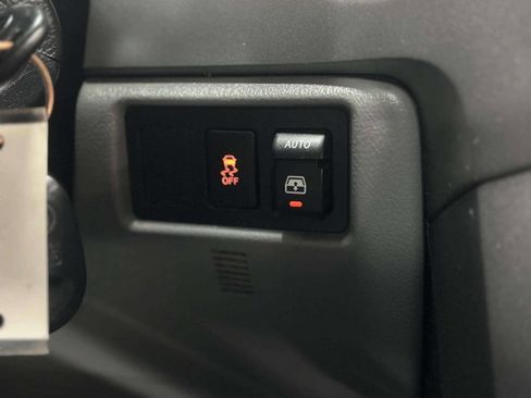 Used 2014 Toyota Sequoia Platinum image 33