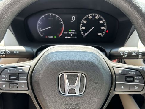 Certified 2025 Honda HR-V LX image 18