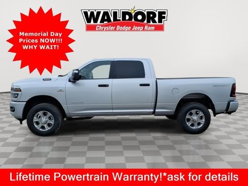 New 2026 RAM 3500 Big Horn AWD/4WD image 4