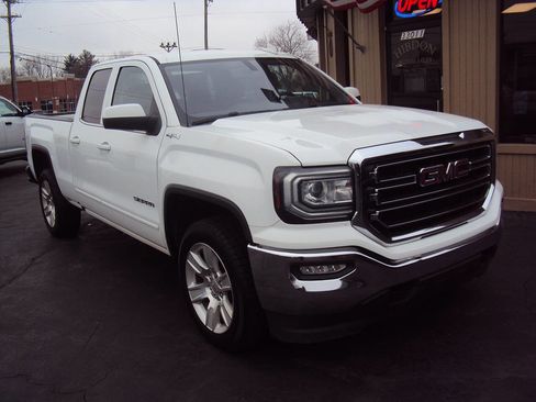 Used 2019 GMC Sierra 1500 SLE w/ SLE Value Package image 2