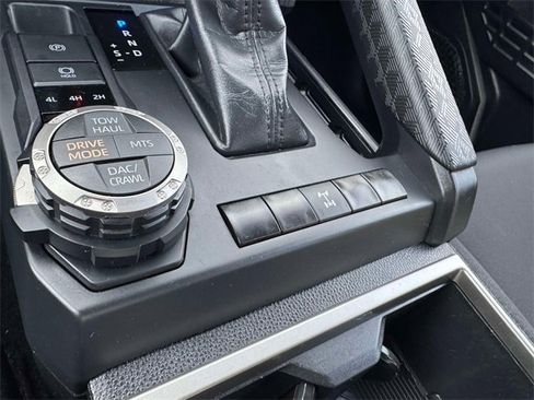 Used 2024 Toyota Tacoma TRD Off-Road image 28