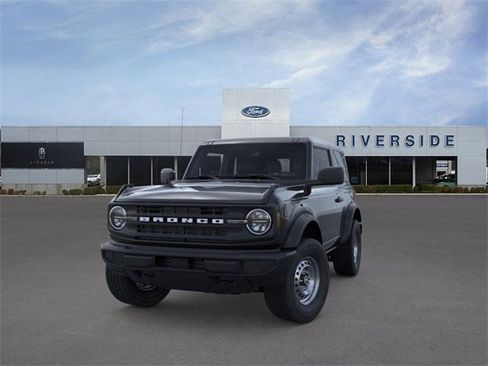 New 2025 Ford Bronco Base image 2