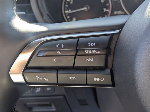Used 2025 MAZDA MAZDA3 Hatchback w/Premium Plus Pkg image 17