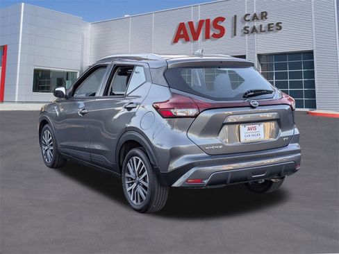 Used 2024 Nissan Kicks SV image 9