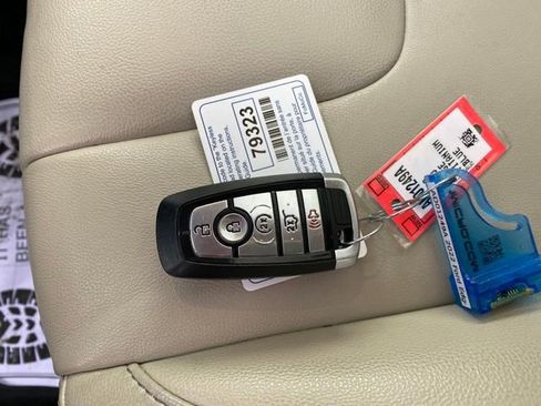 Used 2022 Ford Edge Titanium image 26