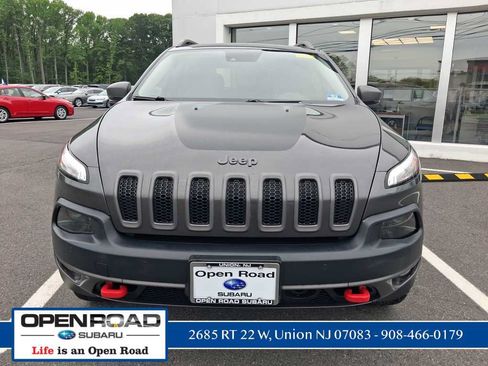 Used 2014 Jeep Cherokee Trailhawk w/ Technology Group AWD/4WD image 2