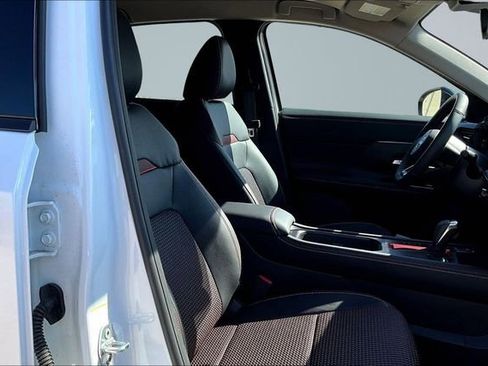 New 2026 Nissan Kicks SR w/ Cold Weather Package image 11