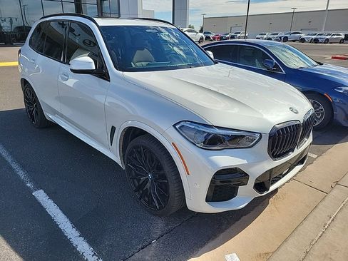 Used 2022 BMW X5 M50i w/ Executive Package image 3
