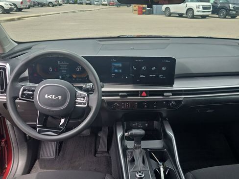 Used 2024 Kia Sorento LX FWD image 19
