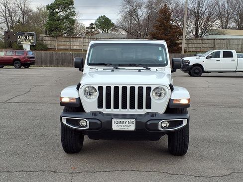 Used 2023 Jeep Gladiator Sport image 19