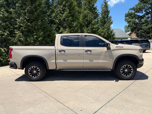Used 2022 Chevrolet Silverado 1500 ZR2 w/ Technology Package AWD/4WD image 32