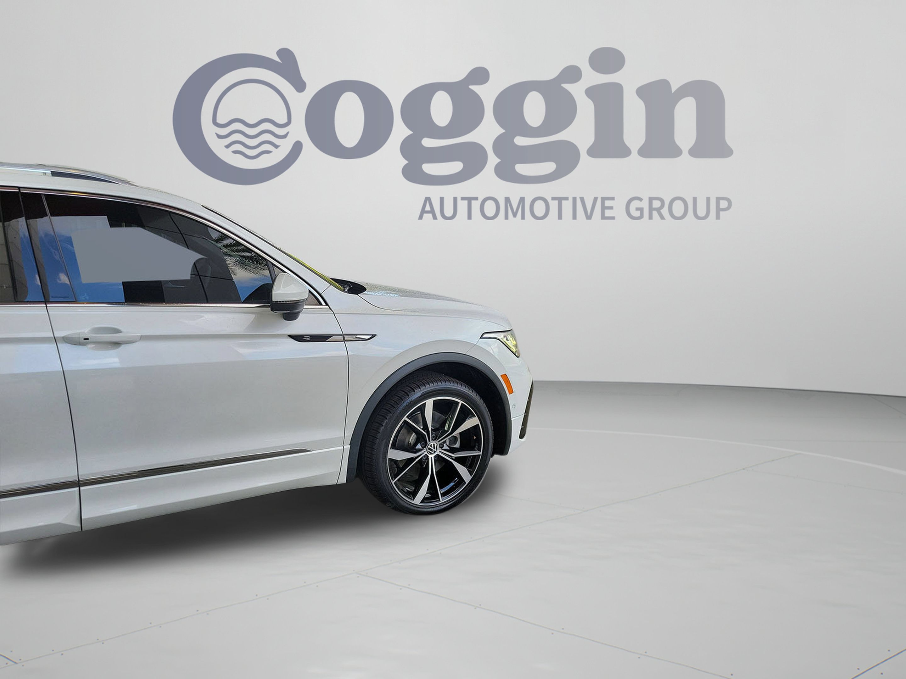 Used 2022 Volkswagen Tiguan SEL R-Line AWD/4WD image 36