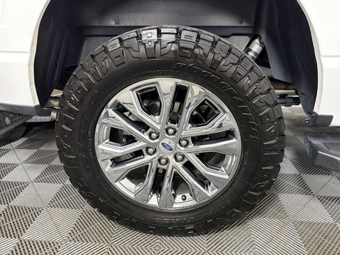 Used 2025 Ford F150 Lariat w/ Equipment Group 502A High AWD/4WD image 15