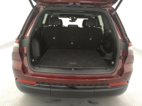 Used 2023 Jeep Grand Cherokee Altitude AWD/4WD image 29