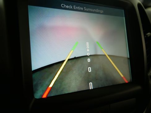 Used 2018 Jeep Cherokee Latitude Plus w/ Cold Weather Group image 33