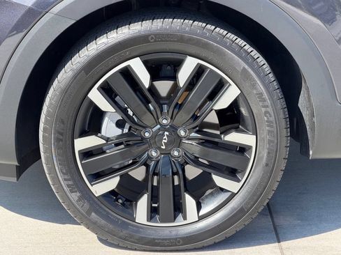 Used 2025 Kia Telluride SX Prestige AWD/4WD image 5