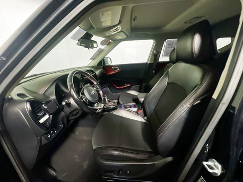 Used 2021 Kia Soul Turbo FWD image 14