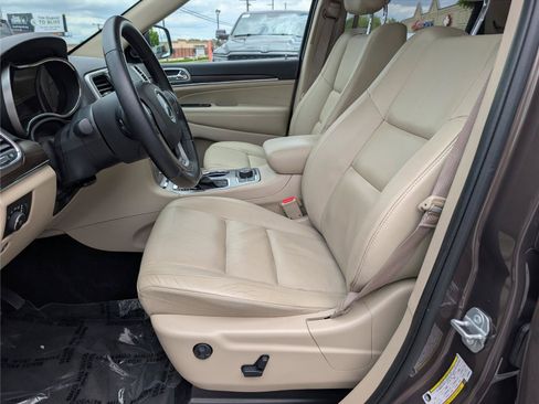 Used 2018 Jeep Grand Cherokee Limited AWD/4WD image 14