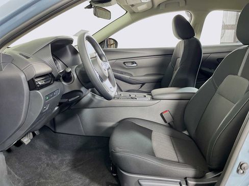 Used 2025 Nissan Sentra SV FWD image 4