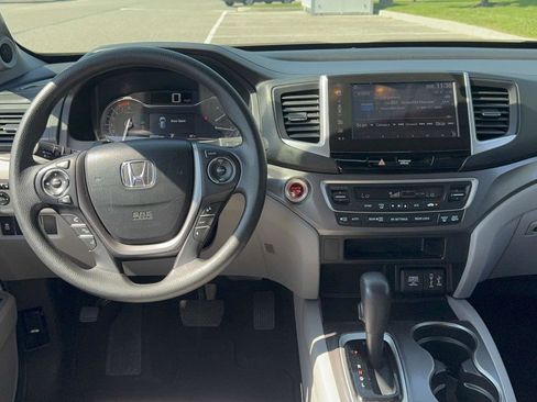 Used 2018 Honda Pilot EX image 12